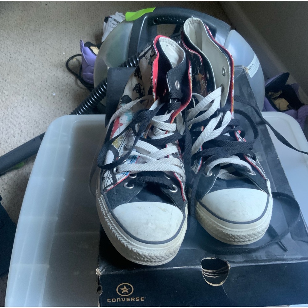 Women’s converse double collar graffiti